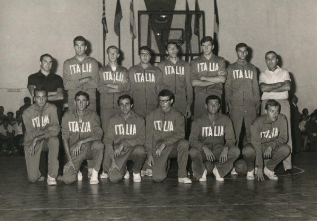 Nazionale Sperimentale 1967: Zorzi (all.,), Masini Simmenthal), Cerioni (Simmenthal), Fattori, Meneghin, Bovone, Longhi (Simmenthal), Guerrieri (all.), Rundo, Galluccio, Orlandi, Iessi, De Rossi (All'Onestà), Ossola (All'Onestà).
